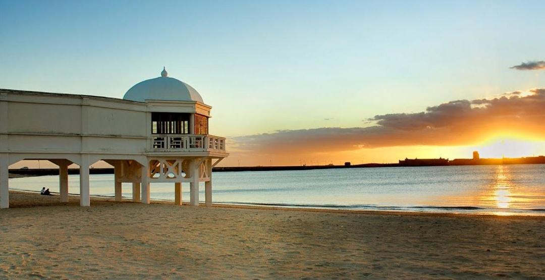 Apartamento muy bien situado en el centro de Cádiz y al lado de la playa Exterior foto